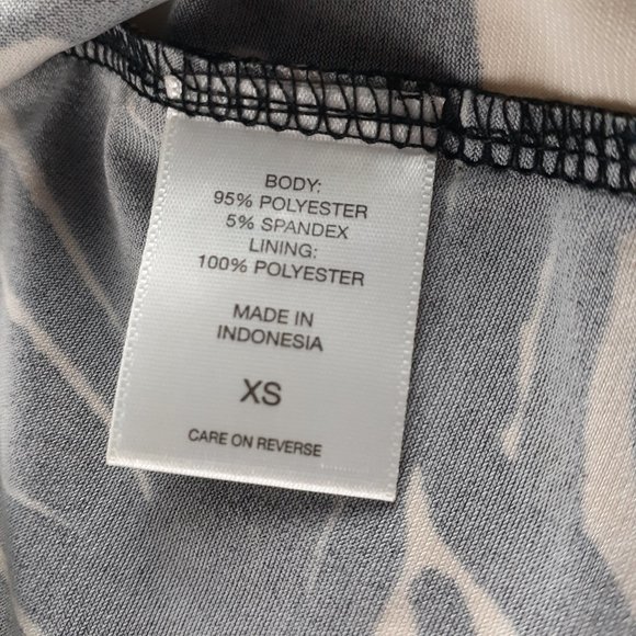 New York & Company Floral Print Top - Picture 4 of 7